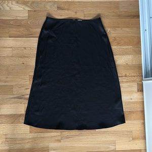 Wilfred Movement skirt (black)